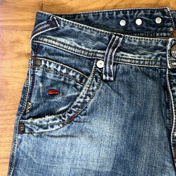 Stylish Blue Denim Jeans - Picture 3 of 14